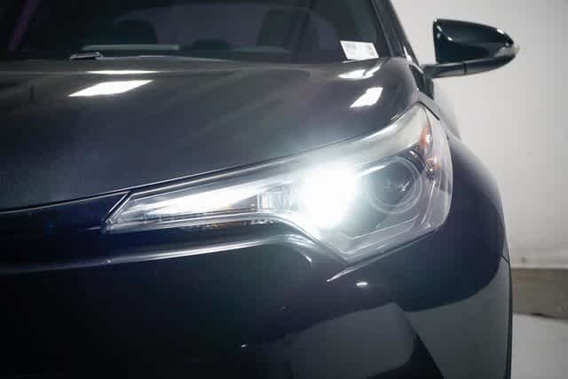 Thumbnail: 2018 Toyota C-HR - 8