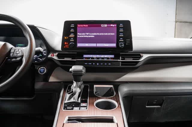 2024 Toyota Sienna LE 14