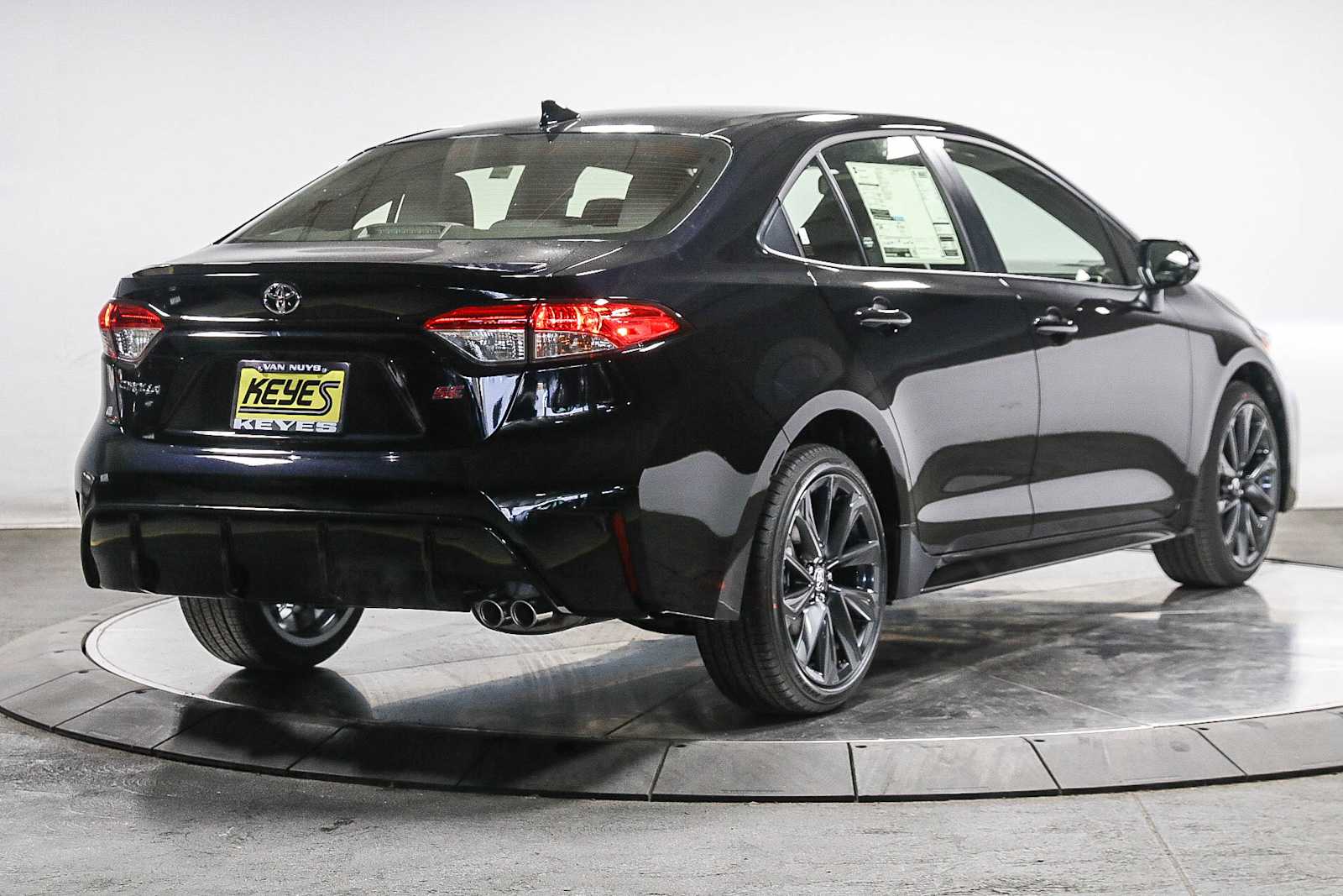 Thumbnail: 2025 Toyota Corolla - 4