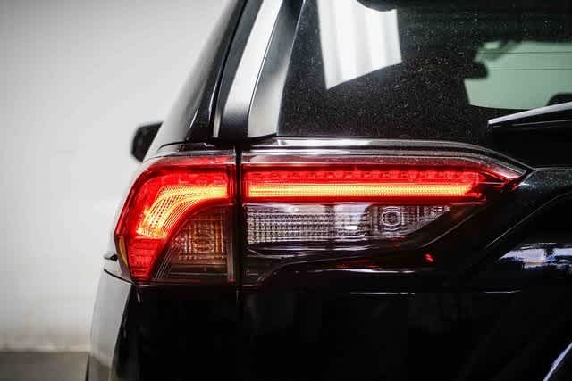 Thumbnail: 2022 Toyota RAV4 - 10