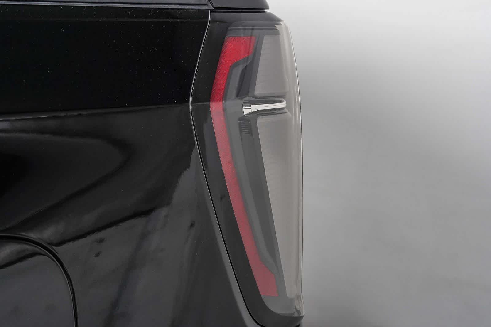 Thumbnail: 2025 Chevrolet Suburban - 8