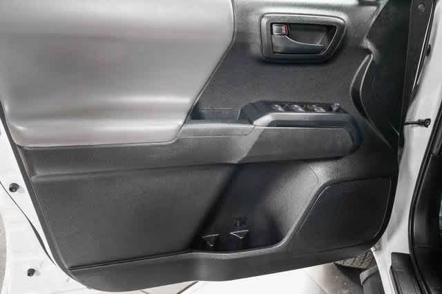 Thumbnail: 2021 Toyota Tacoma - 21