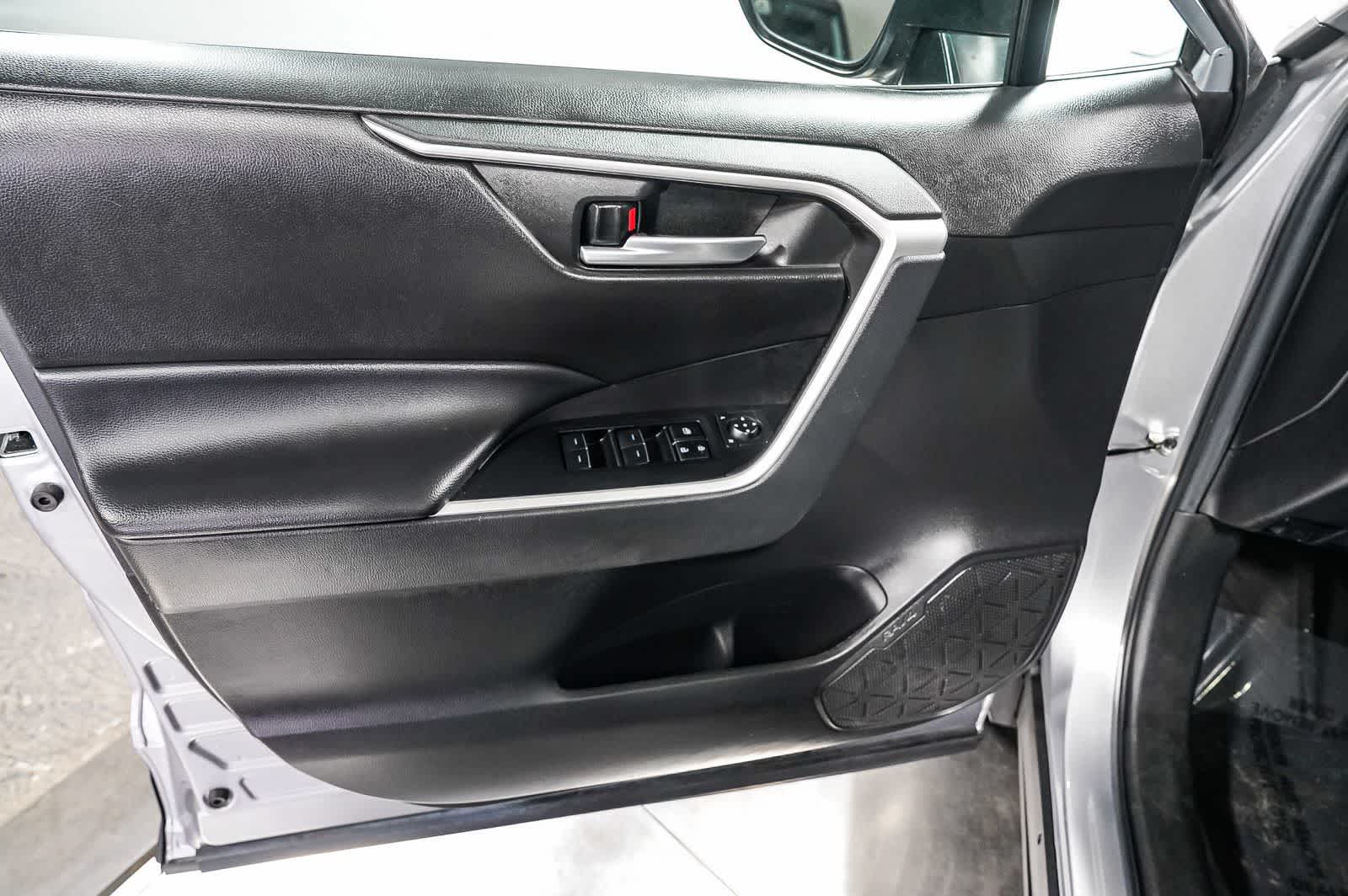 Thumbnail: 2023 Toyota RAV4 - 22