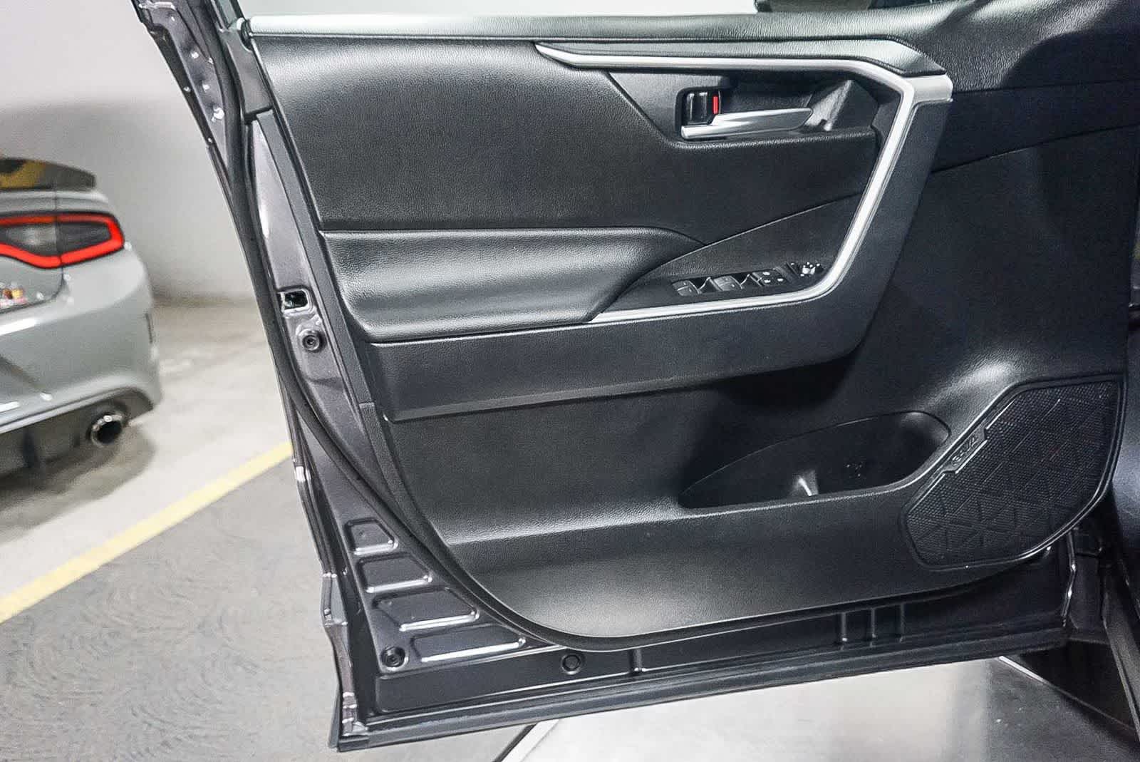 Thumbnail: 2025 Toyota RAV4 - 24