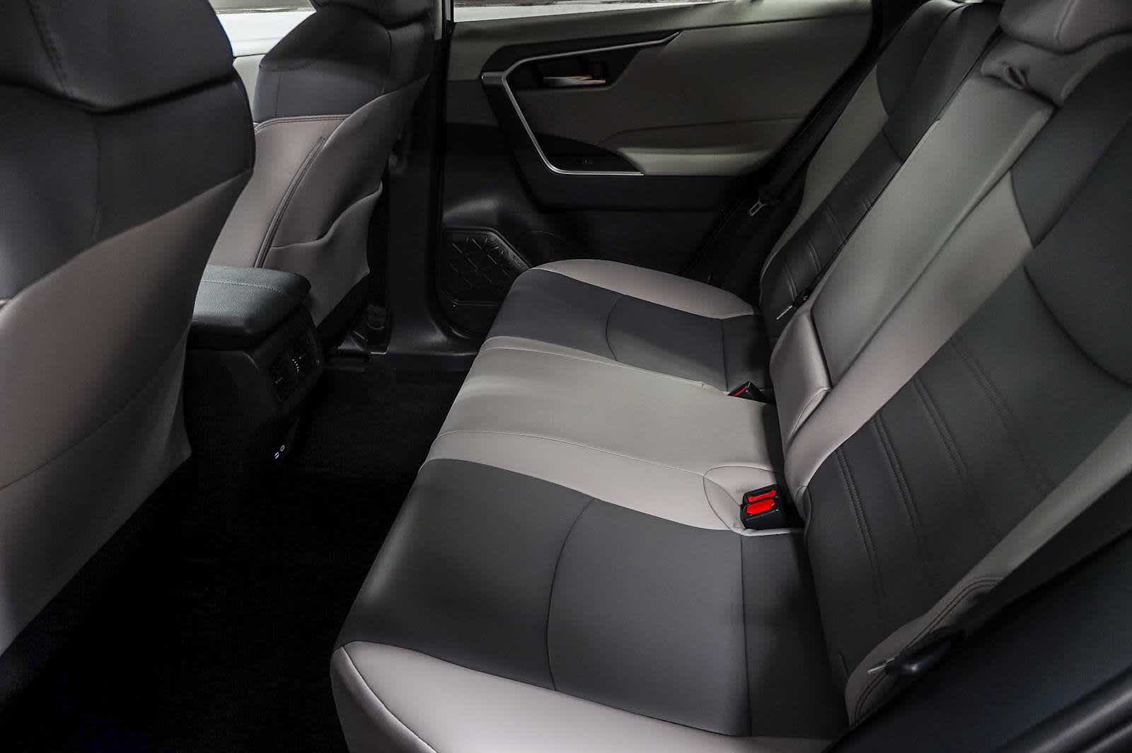 Thumbnail: 2025 Toyota RAV4 - 22