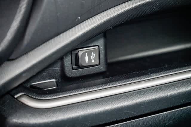 Thumbnail: 2014 Toyota Prius c - 21