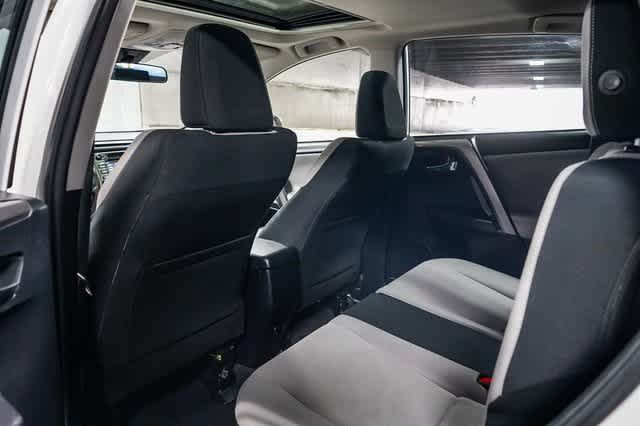 Thumbnail: 2018 Toyota RAV4 - 20
