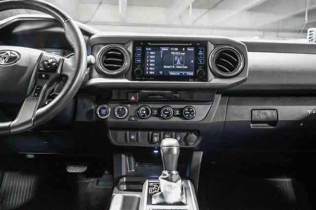 Thumbnail: 2018 Toyota Tacoma - 13