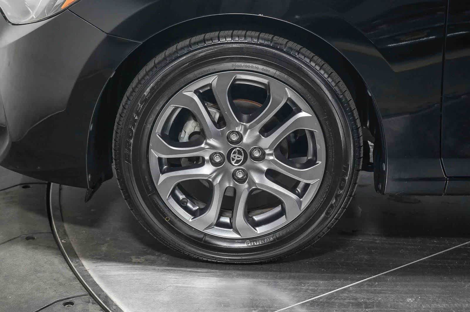 Thumbnail: 2020 Toyota Yaris - 10