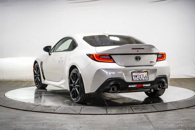 2024 Toyota GR86 Premium 3