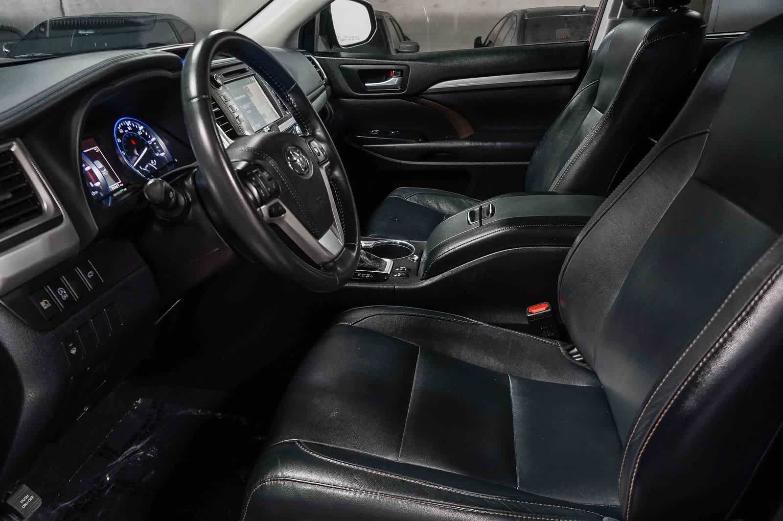 Thumbnail: 2018 Toyota Highlander - 20