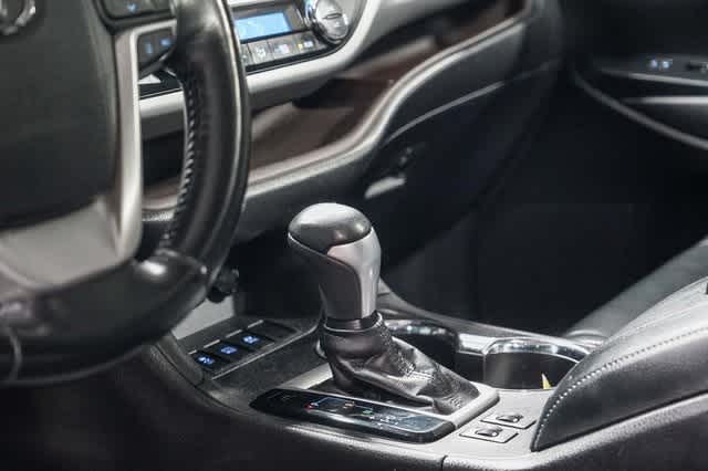 Thumbnail: 2018 Toyota Highlander - 25