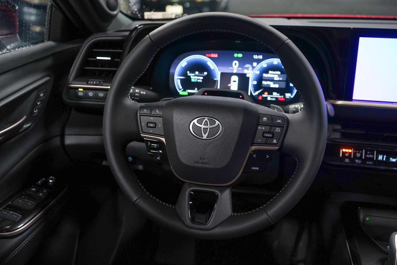 Thumbnail: 2025 Toyota Crown Signia - 10