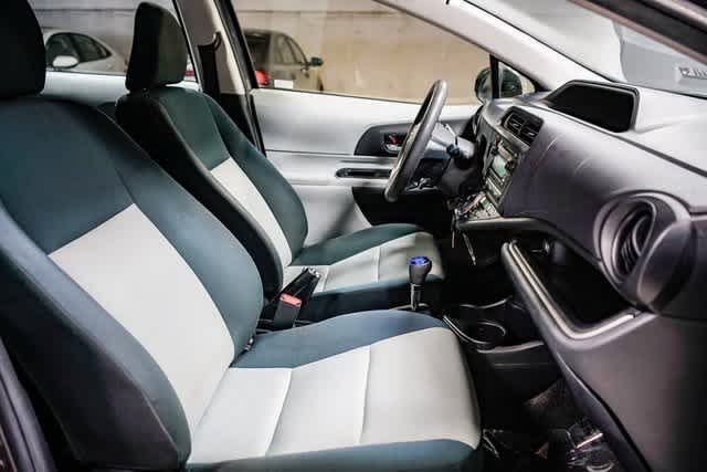 Thumbnail: 2014 Toyota Prius c - 15