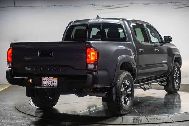 Thumbnail: 2018 Toyota Tacoma - 5