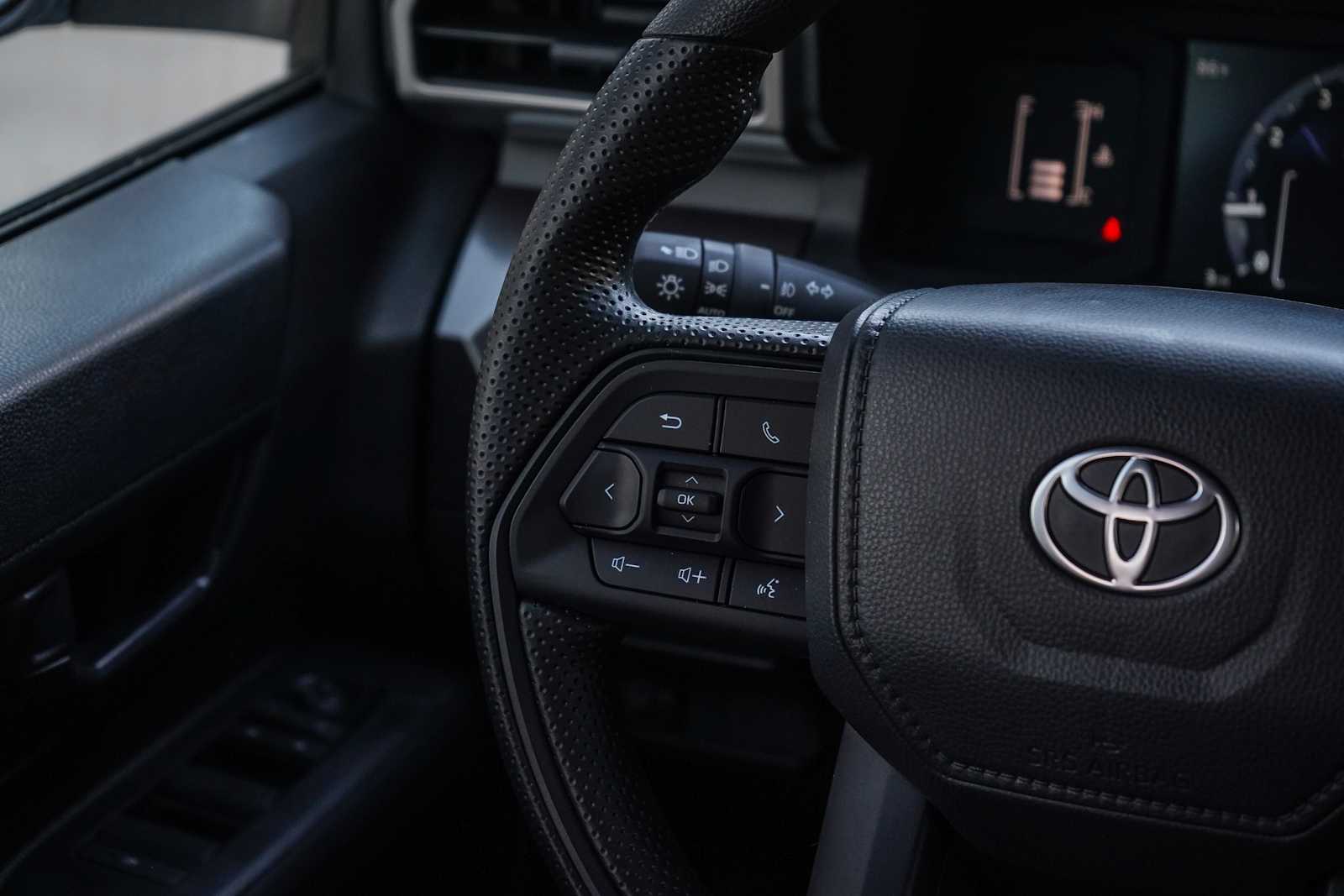 Thumbnail: 2025 Toyota Tacoma - 18