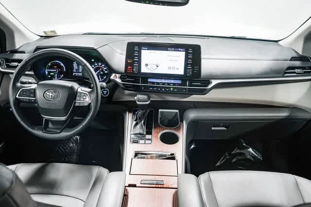 Thumbnail: 2021 Toyota Sienna - 13