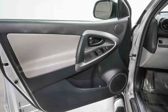 Thumbnail: 2012 Toyota RAV4 - 22