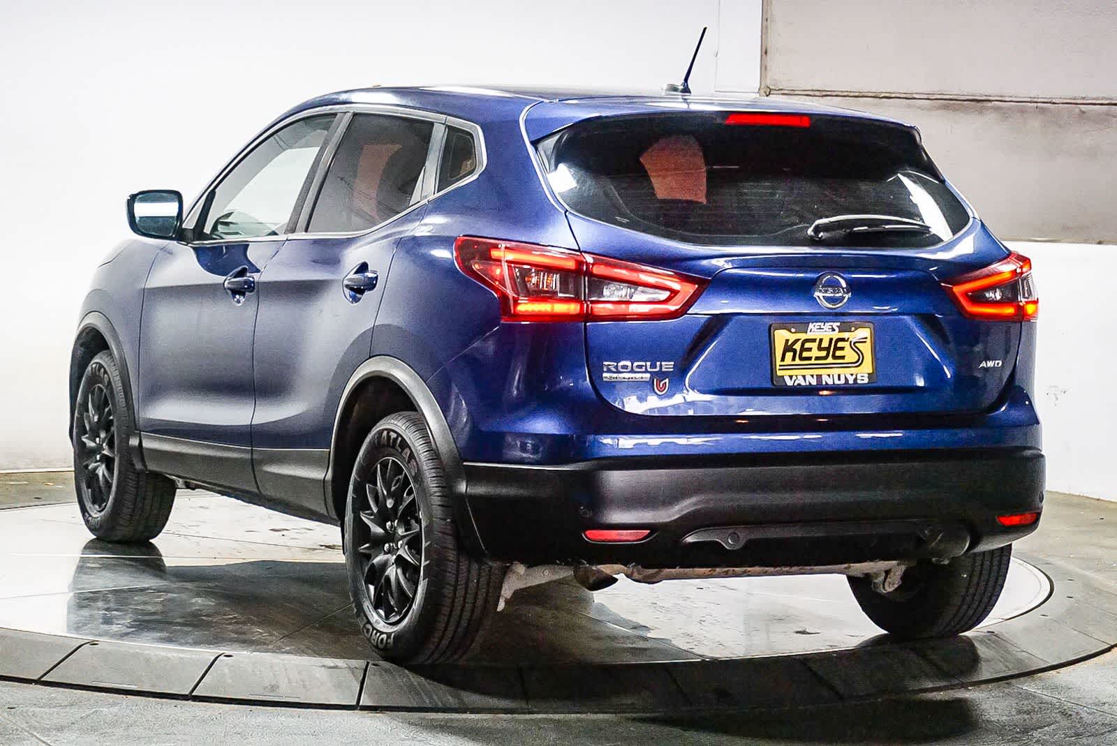 Thumbnail: 2020 Nissan Rogue Sport - 9