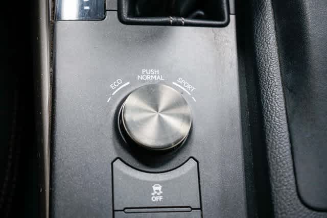 Thumbnail: 2016 Lexus IS - 22