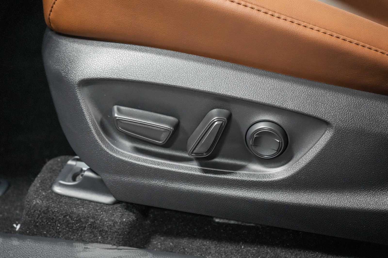 Thumbnail: 2025 Toyota Crown Signia - 27