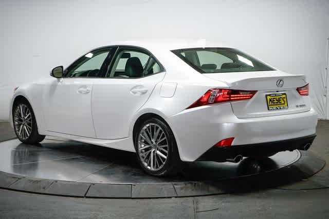 Thumbnail: 2016 Lexus IS - 2