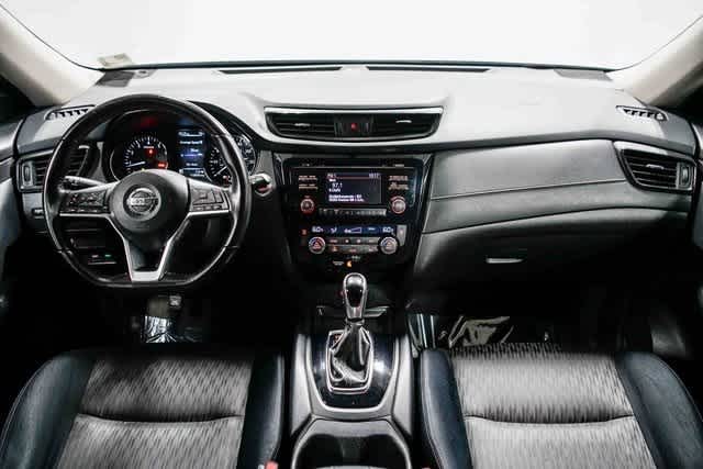 Thumbnail: 2017 Nissan Rogue - 11