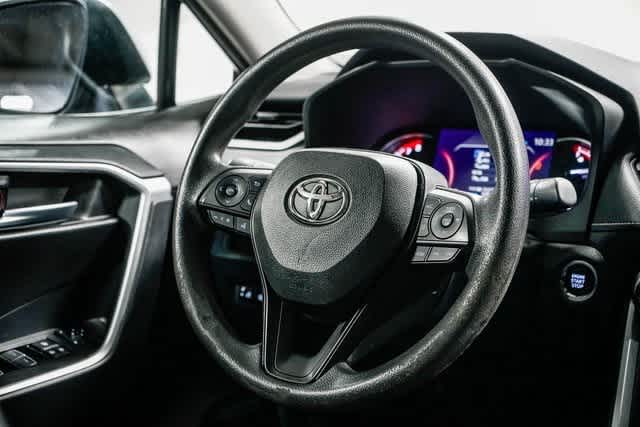 Thumbnail: 2023 Toyota RAV4 - 15
