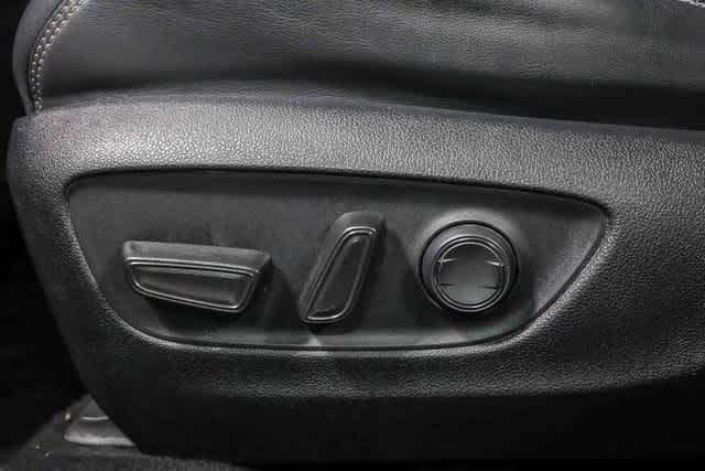 Thumbnail: 2022 Toyota RAV4 - 21