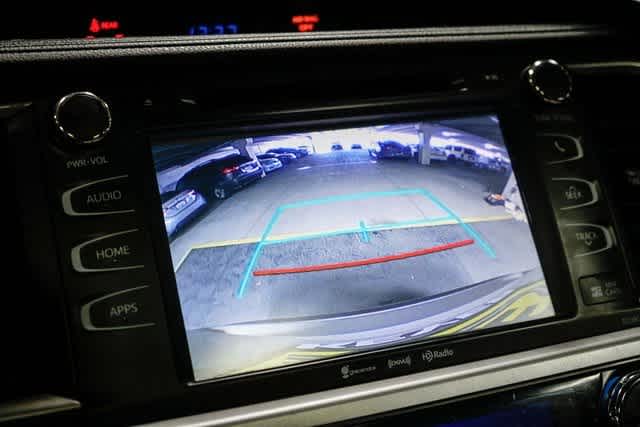 Thumbnail: 2019 Toyota Highlander - 24