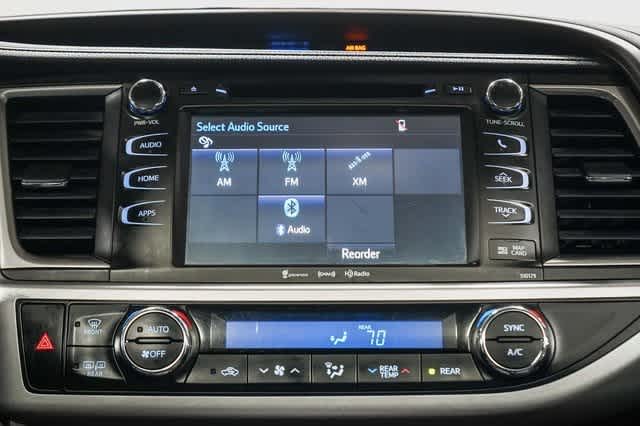 Thumbnail: 2018 Toyota Highlander - 15