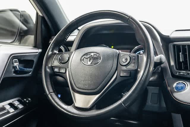 Thumbnail: 2017 Toyota RAV4 - 16