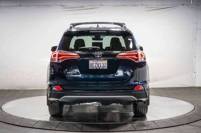 Thumbnail: 2018 Toyota RAV4 - 4