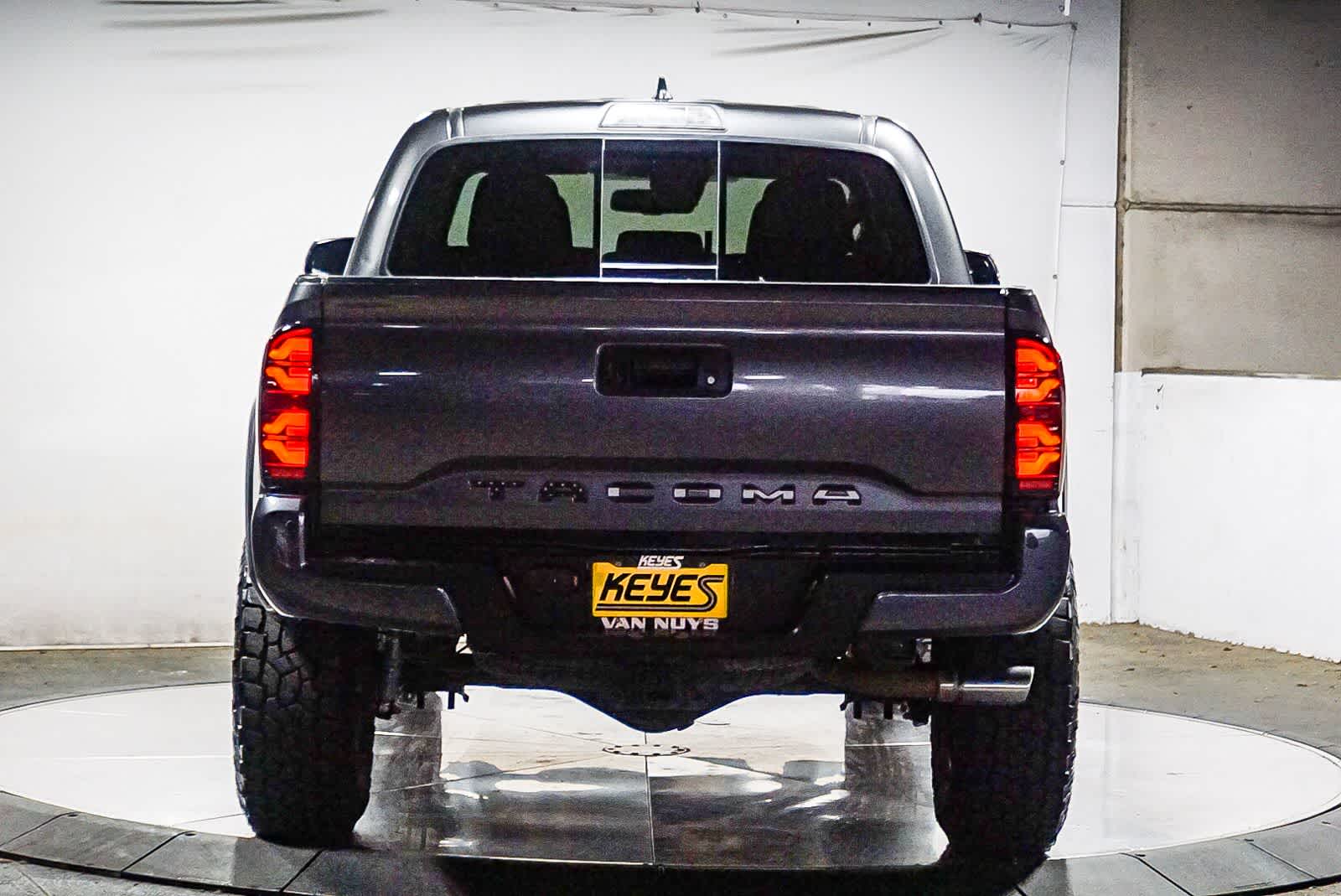Thumbnail: 2019 Toyota Tacoma - 3