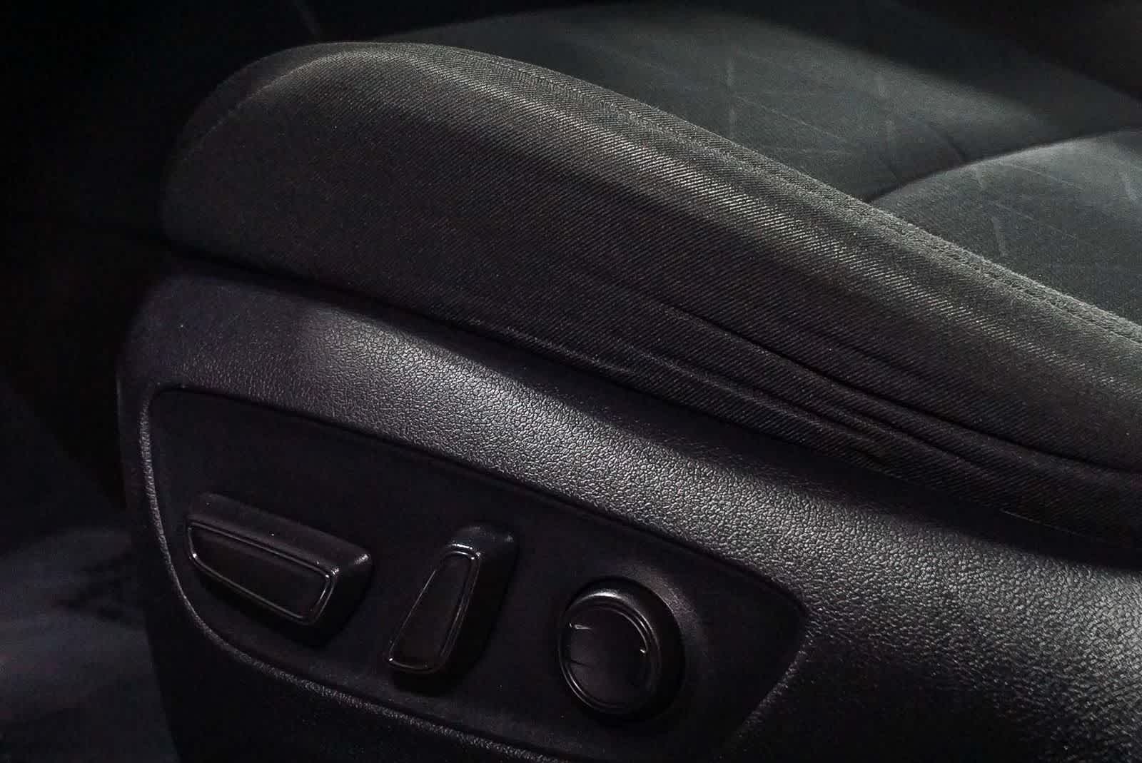 Thumbnail: 2024 Toyota RAV4 - 21
