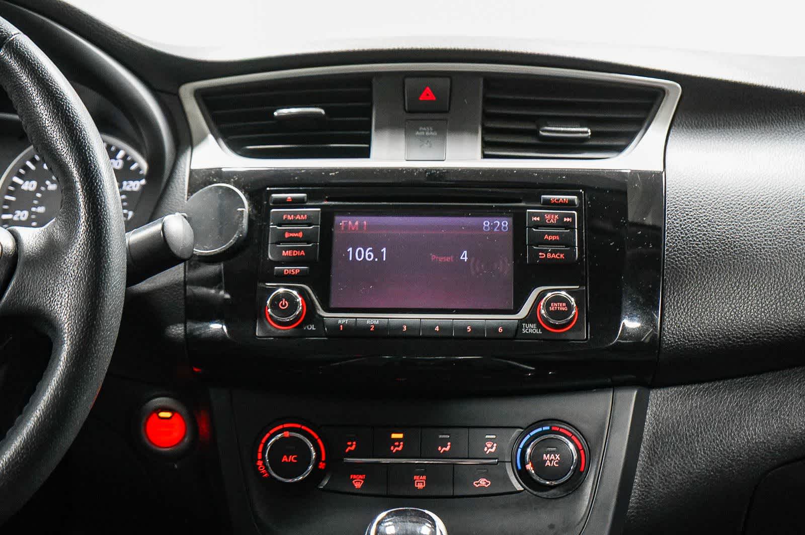 Thumbnail: 2016 Nissan Sentra - 14
