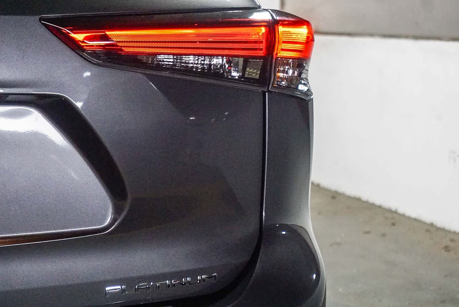 Thumbnail: 2023 Toyota Highlander - 11