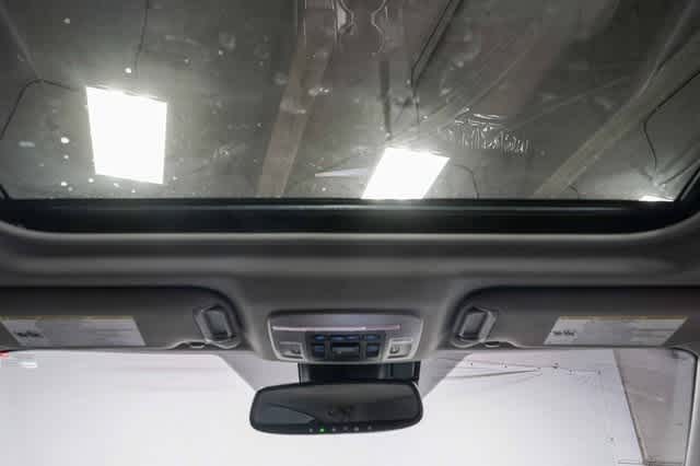 Thumbnail: 2020 Toyota Camry - 16