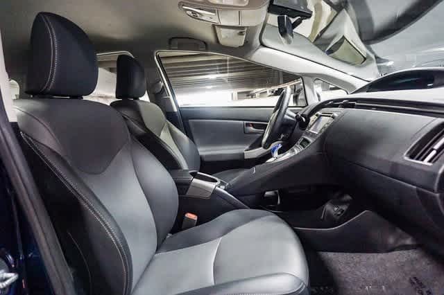 Thumbnail: 2015 Toyota Prius - 18