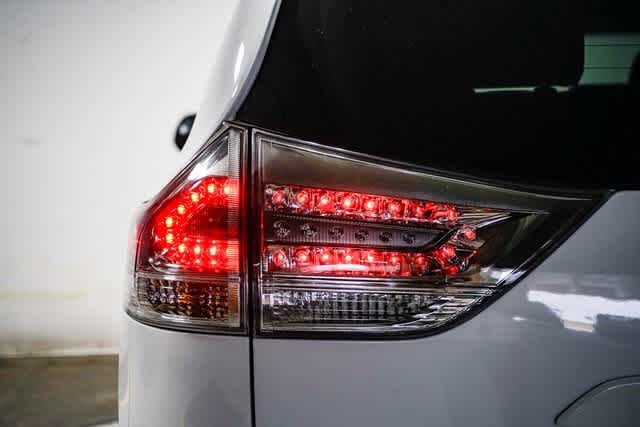 Thumbnail: 2015 Toyota Sienna - 10