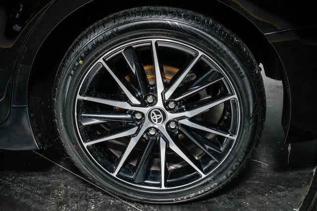 Thumbnail: 2023 Toyota Camry - 10