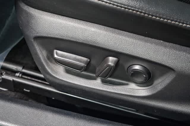 Thumbnail: 2019 Toyota Camry - 24