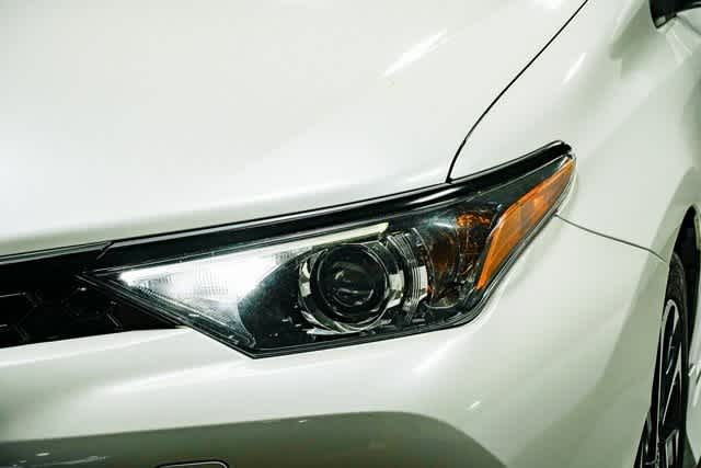 Thumbnail: 2017 Toyota Corolla iM - 8
