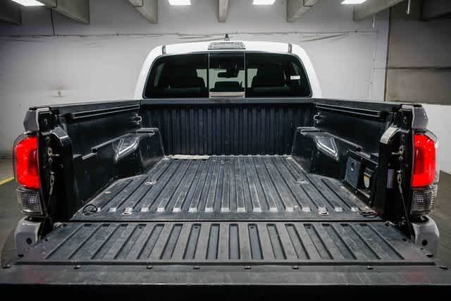 Thumbnail: 2020 Toyota Tacoma - 26