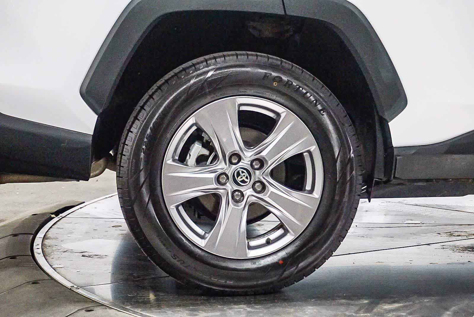 Thumbnail: 2025 Toyota RAV4 - 8