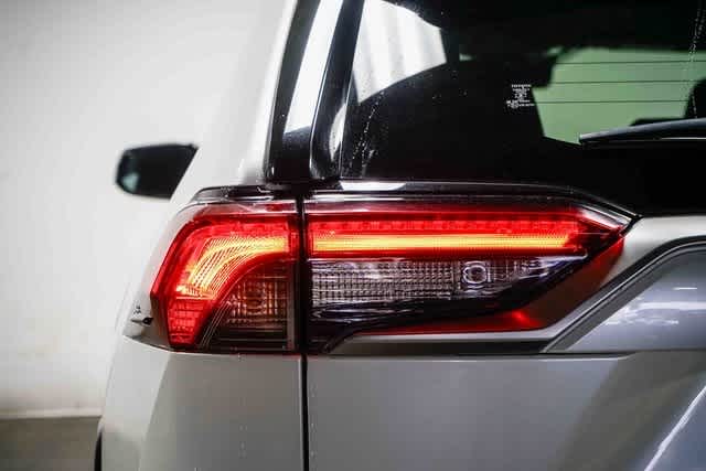 Thumbnail: 2021 Toyota RAV4 - 10