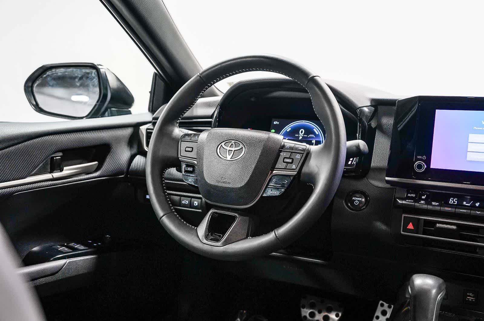 Thumbnail: 2025 Toyota Camry - 16