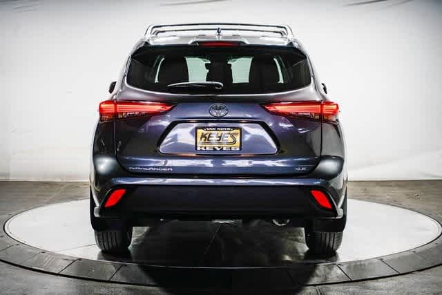 Thumbnail: 2022 Toyota Highlander - 4