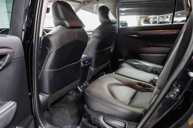 2021 Toyota Highlander Limited 19