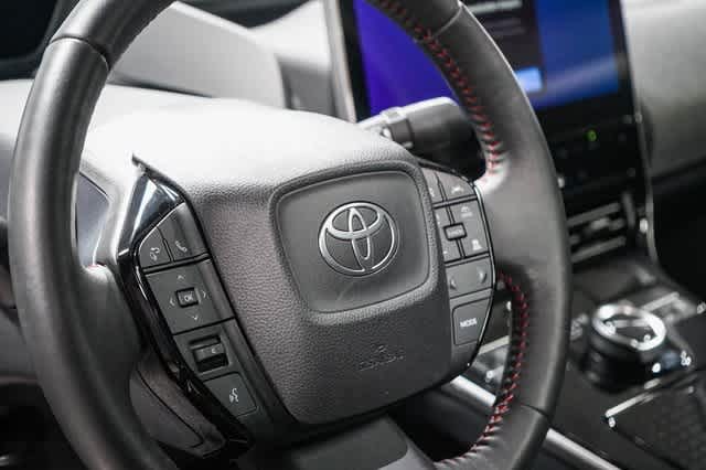 Thumbnail: 2025 Toyota bZ4X - 21